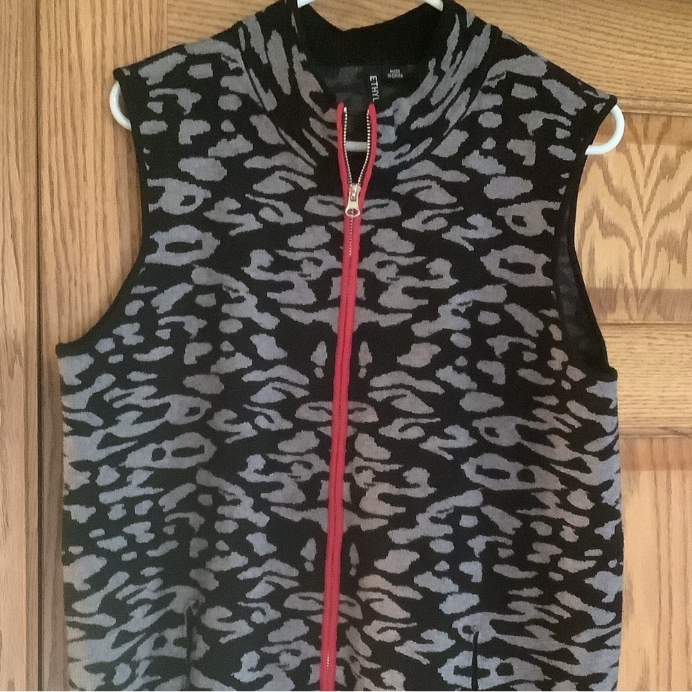 Preowned Ethyl Large Zipper Sweater Vest With Pockets